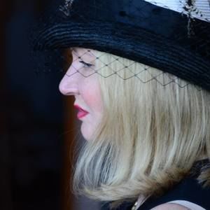 Meet your Posher, Thena